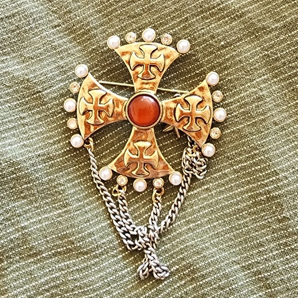 Renaissance Gold and Red Cross Brooch with Pearls